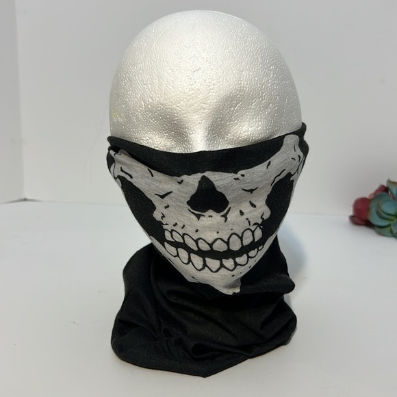 Bundle Of Mens Biker Scull Face Covers - Picture 4 of 10